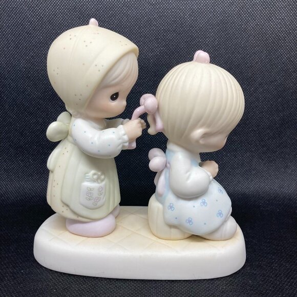 Precious Moments “To A Very Special Sister” figurine - Picture 1 of 4